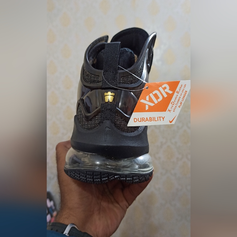 Nike Lebron Xix - Picture 4 of 15